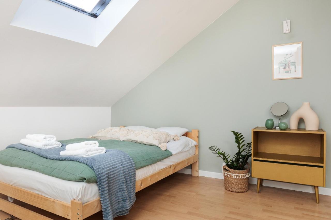 Pastel Grove - By Upstairs Apartament